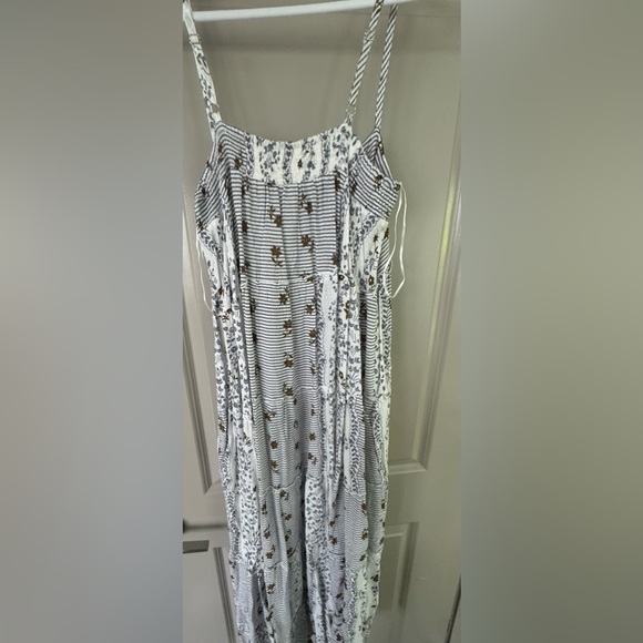 ***NWT*** VICI Patchwork Maxi Dress - Picture 3 of 3